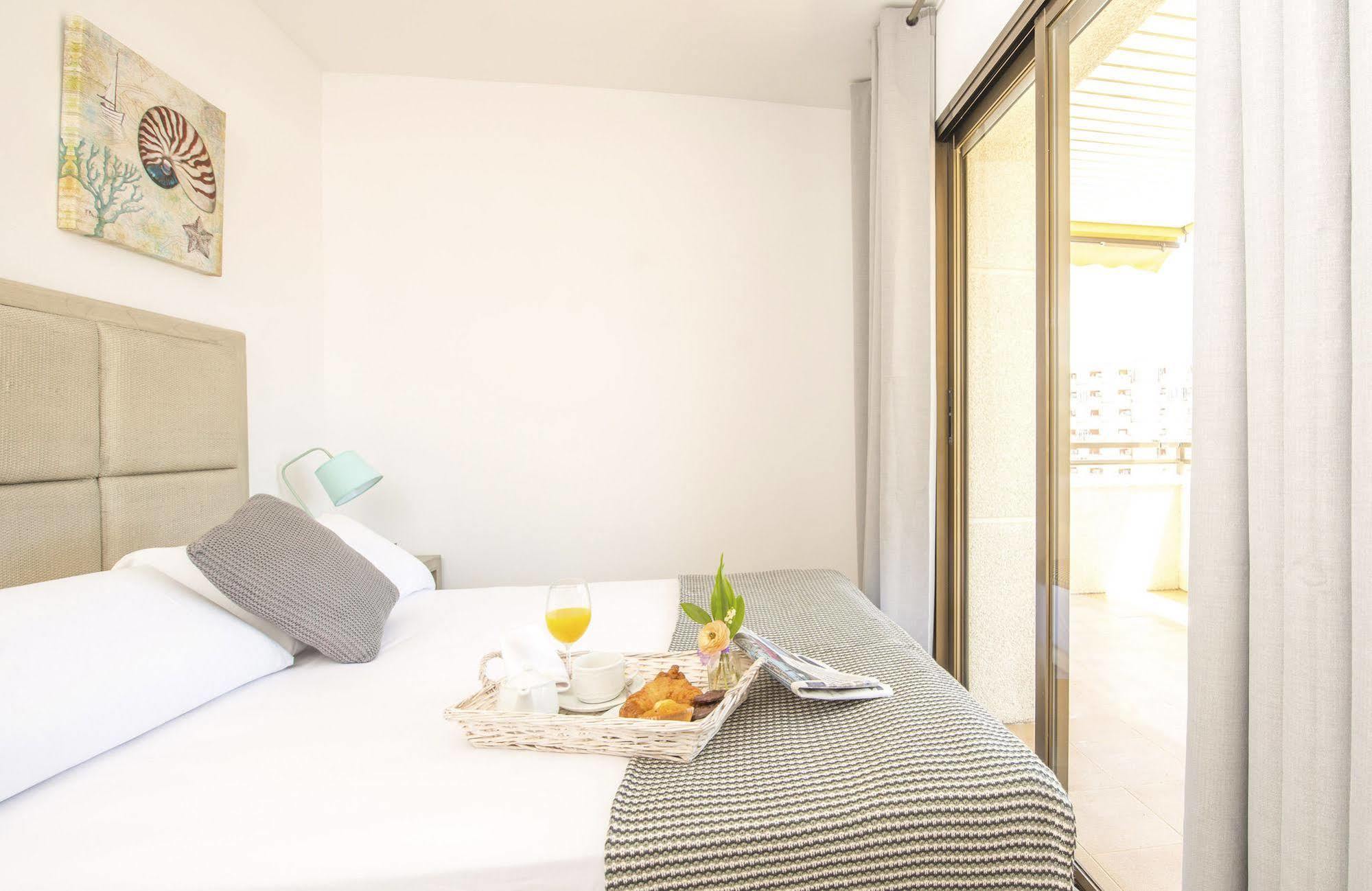 Ona Aquamarina Aparthotel La Pineda Bagian luar foto
